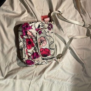 Medium cross body